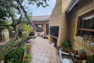 3 Bedroom Property for Sale in Stilbaai Wes Western Cape